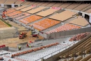 开云体育官网-距离比赛还有23天，国王杯决赛球场仍在施工&amp;尚未铺设草皮